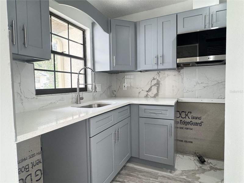 3 bedroom Townhouse at 2207 Karl Street #A, Linwood Square Twnhms Un #1, Leesburg — photo 2