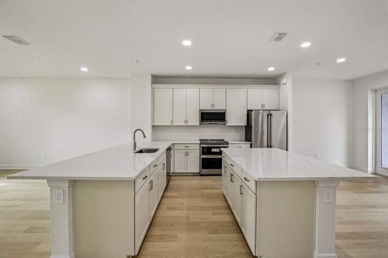3 bedroom Townhouse at 17817 Broadleaf Loop, Palmera At Wellen Park, Venice — photo 3