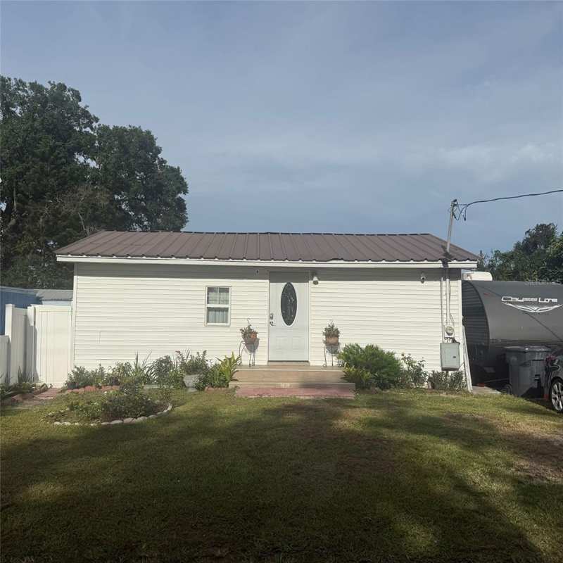 3 bedroom Single Family Residence at 10004 Ethel Street, Gibsonton On The Bay 4th Add, Gibsonton — photo 1