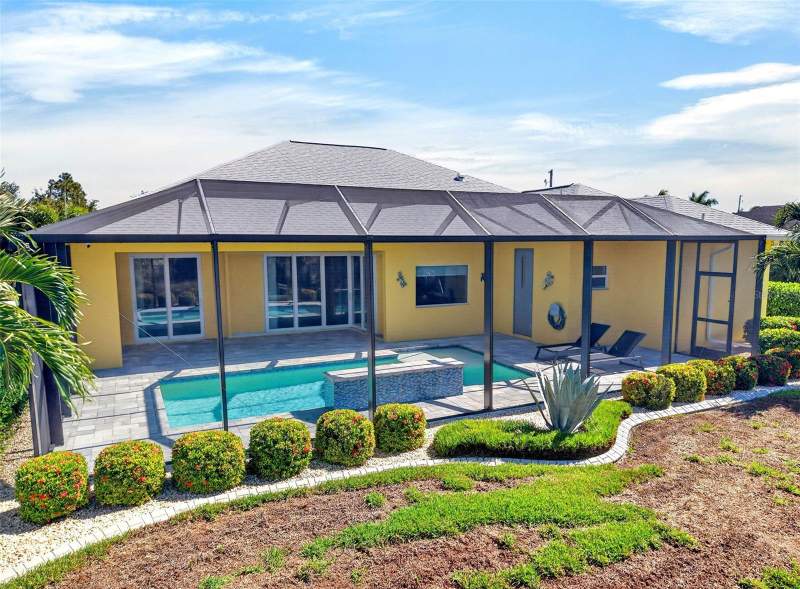 3 bedroom Single Family Residence at 10001 Winnipeg Street, Port Charlotte Sec 87, Port Charlotte — photo 2