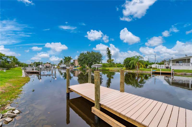 2 bedroom Manufactured Home at 720 Dania Court, Charlotte Park Sec 03, Punta Gorda — photo 3