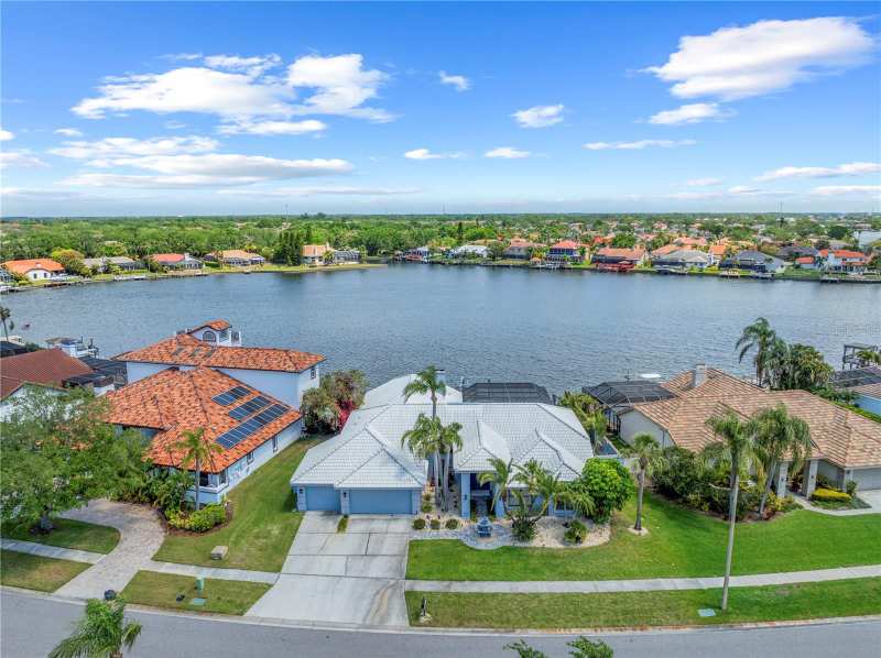 4 bedroom Single Family Residence at 5104 E Longboat Boulevard, Bayside West, Tampa — photo 1