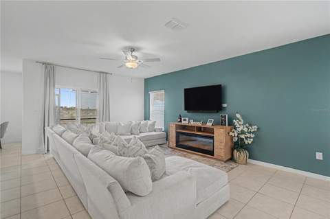 6357 Beverly Hills Drive, Zephyrhills FL - photo 13 of 55