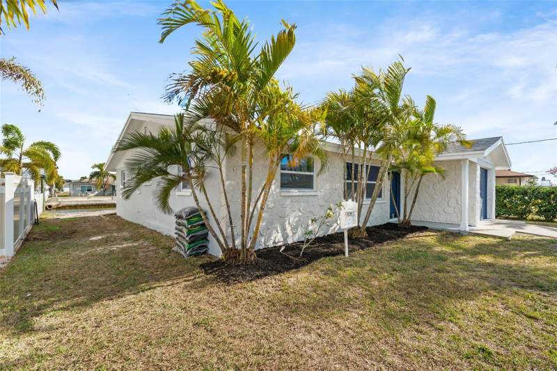 3 bedroom Single Family Residence at 13804 Victor Avenue, Hudson Beach Estates, Hudson — photo 3