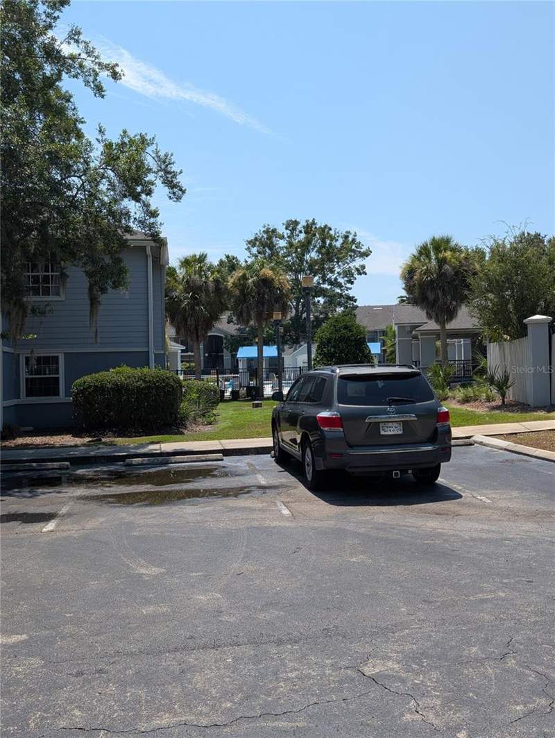 3 bedroom Condominium at 3705 SW 27th Street #318, Windsor Park Condominium, Gainesville — photo 2