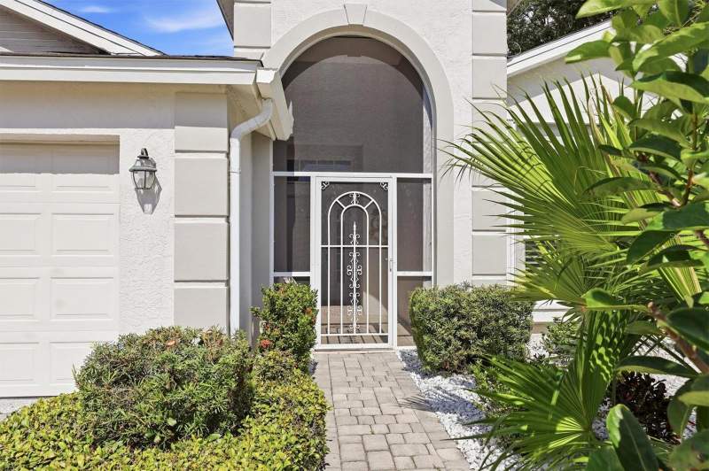 2 bedroom Single Family Residence at 8945 Whitemarsh Avenue, Stoneybrook Golf & Country Club, Sarasota — photo 4