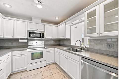 1811 Milford Circle, Sun City Center FL - photo 24 of 65