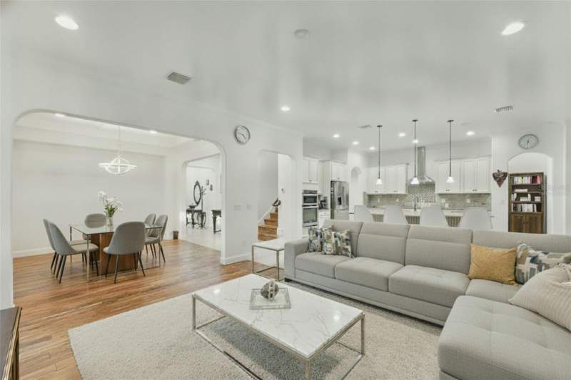 5 bedroom Single Family Residence at 6752 Trellis Vine Loop, Windstone, Windermere — photo 4