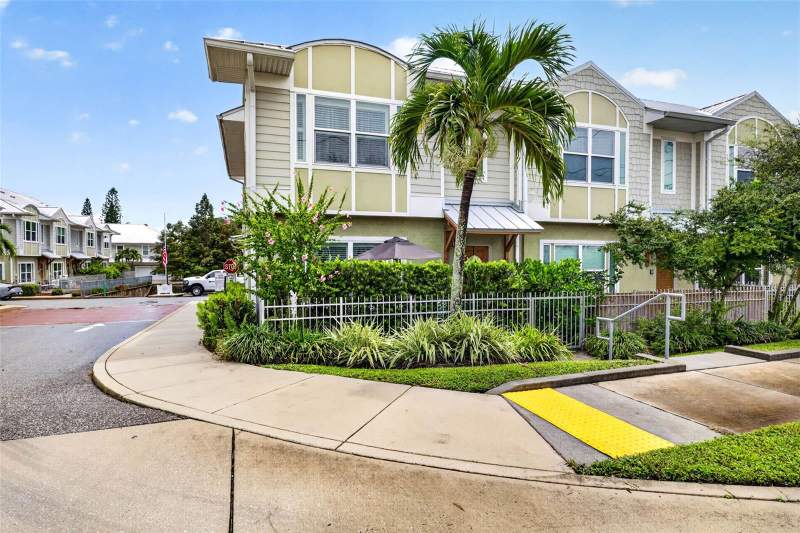 119 N BETTY LANE home for sale in Country Club Townhomes Homes for Sale: Median $340K