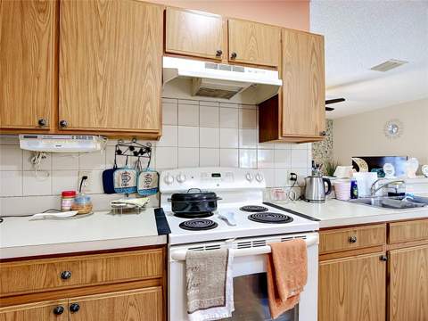 1014 Deddington Place, Kissimmee FL - photo 7 of 46