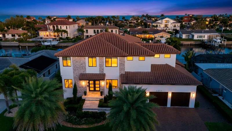5 bedroom Single Family Residence at 2060 Illinois Avenue, Venetian Isles, St Petersburg — photo 5