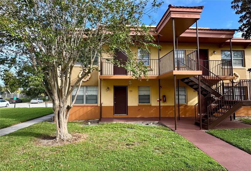 2 bedroom Condominium at 719 Wyman Court #B, Plaza De Las Fuentes Condo, Orlando — photo 1
