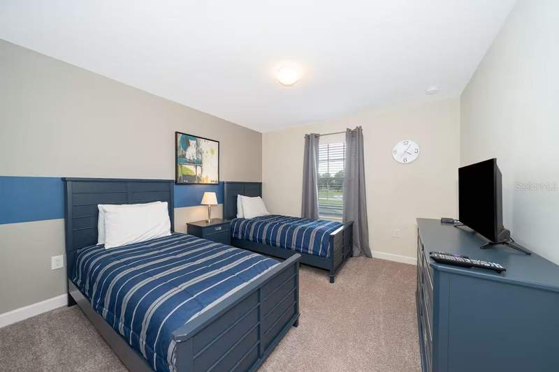 4 bedroom Townhouse at 4905 Windermere Avenue, Storey Lake Ph 3, Kissimmee — photo 3