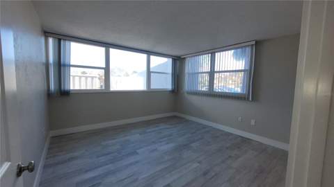 500 Treasure Island Causeway #106, Treasure Island FL - photo 19 of 49