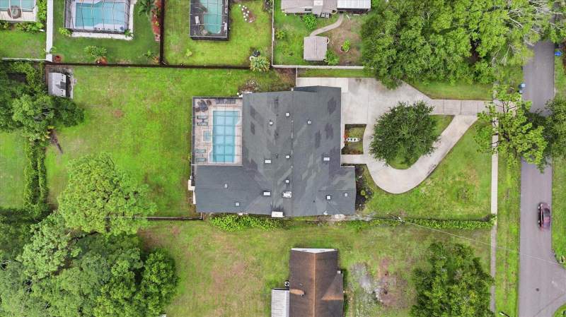 5 bedroom Single Family Residence at 15127 Pennington Road, Tampa, Tampa — photo 2