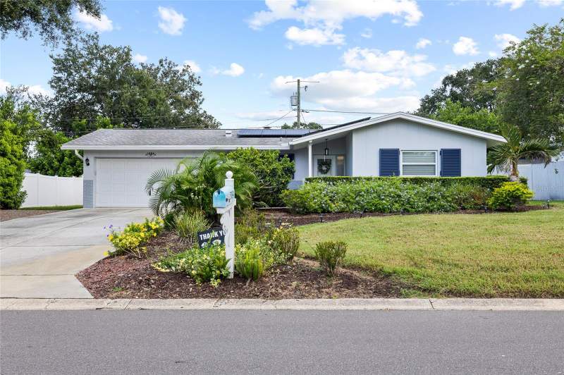 3 bedroom Single Family Residence at 1394 BELLEVUE BOULEVARD, BROOKHILL, CLEARWATER — photo 1