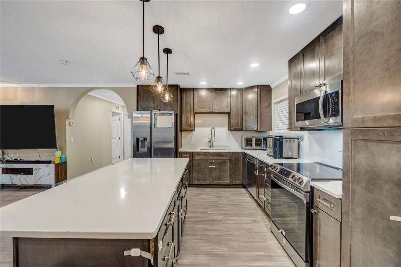4 bedroom Single Family Residence at 7149 Spruce Drive, Weeki Wachee Hills, Weeki Wachee — photo 4