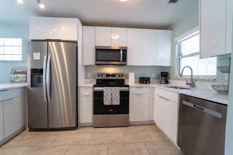 2 bedroom Single Family Residence at 4825 Floramar Terrace, Flor A Mar, New Port Richey — photo 2