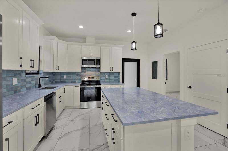3 bedroom Single Family Residence at 2725 W Green Street, Mac Farlanes Rev Map Of Add, Tampa — photo 5