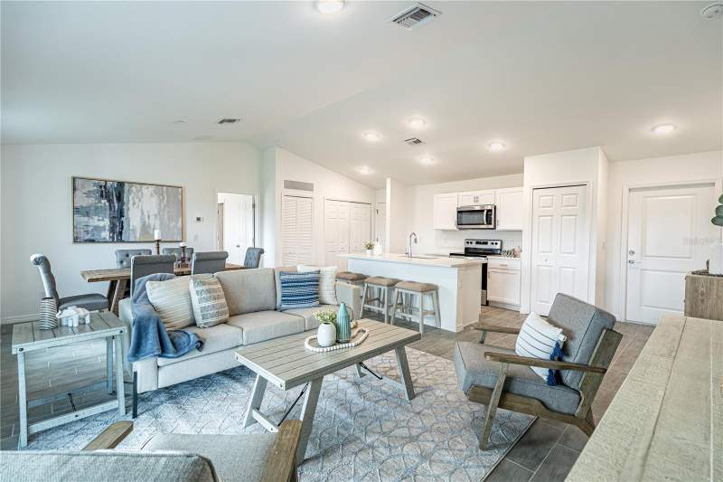 3 bedroom Single Family Residence at 364 Lindon Street, Port Charlotte Sec 022, Port Charlotte — photo 3