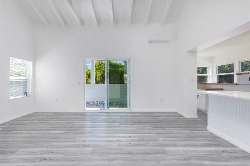 2 bedroom Single Family Residence at 2230 E Harbor Drive, Smiths Lottie E Rep, St Petersburg — photo 4