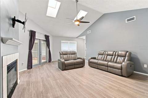 7123 Silvermill Drive, Tampa FL - photo 17 of 71