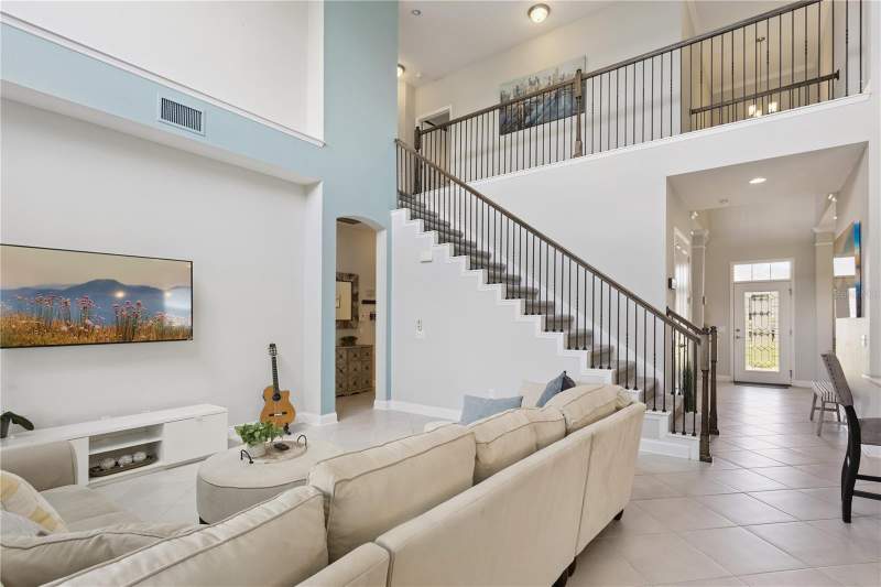 4 bedroom Single Family Residence at 16416 Good Hearth Boulevard, Johns Lake Lndg Ph 2, Clermont — photo 4