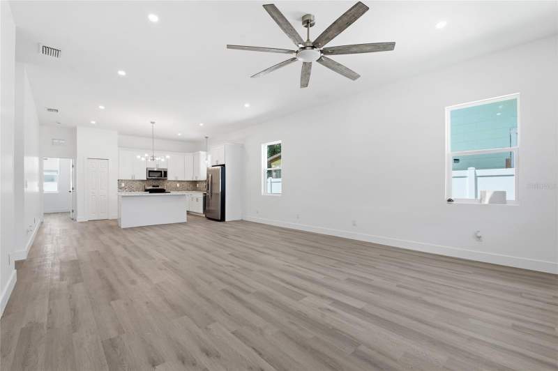 3 bedroom Single Family Residence at 1320 10th Avenue, Columbia Heights, St Petersburg — photo 2