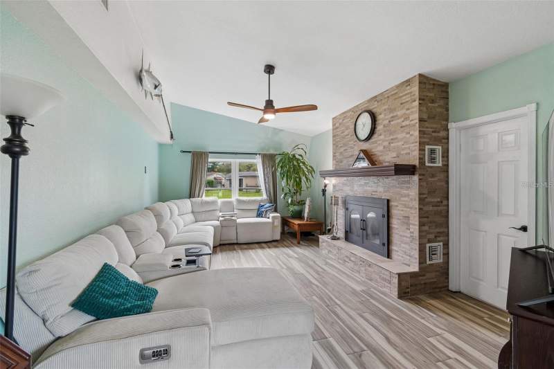 4 bedroom Single Family Residence at 4306 Newbury Drive, Beacon Square, New Port Richey — photo 5