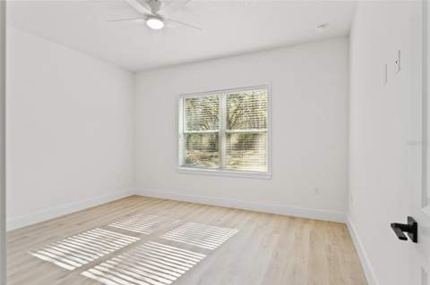 10439 Gypsy Avenue, Weeki Wachee FL - photo 7 of 42
