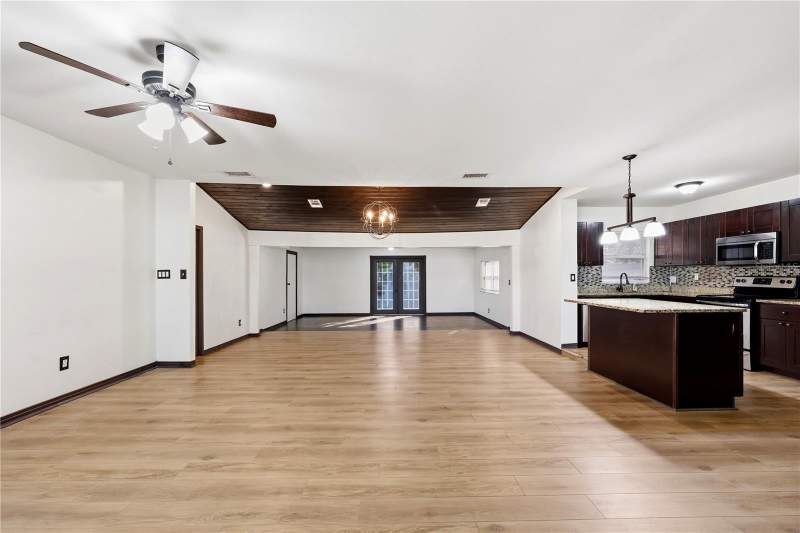 3 bedroom Single Family Residence at 8009 Cardinal Drive, Herchel Heights Rev, Tampa — photo 5