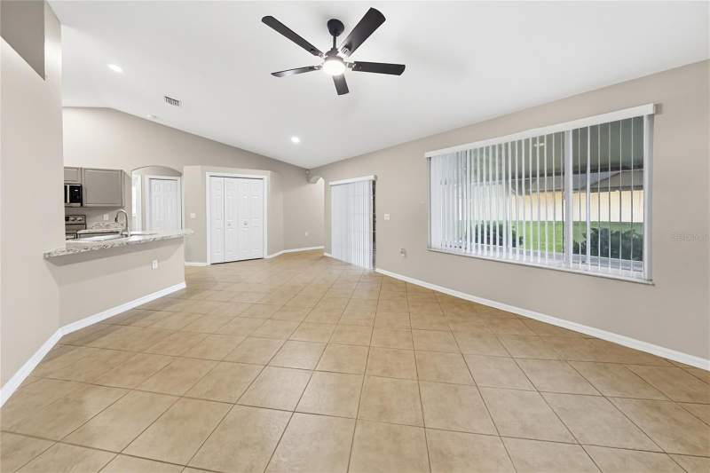 5 bedroom Single Family Residence at 12807 Raysbrook Drive, Boyette Spgs Sec B Unit, Riverview — photo 4