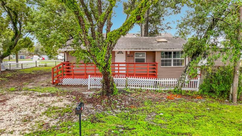 3 bedroom Single Family Residence at 8618 20th Street, Hillsboro Heights Map South, Tampa — photo 4