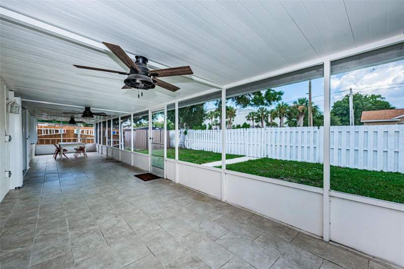 5 bedroom Single Family Residence at 8419 125th Place, Somerset Lakes Unit Two, Largo — photo 4