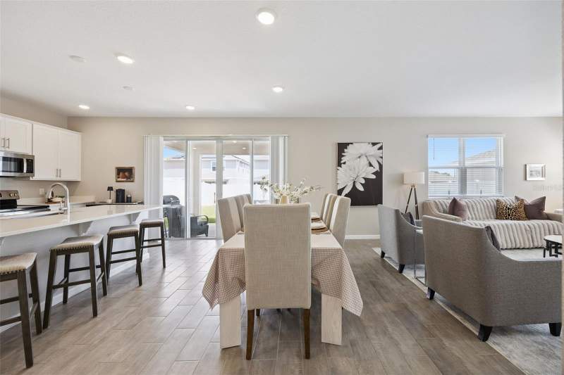 4 bedroom Single Family Residence at 1550 Sugarbelle Circle, Seasons At The Grove, Mascotte — photo 2