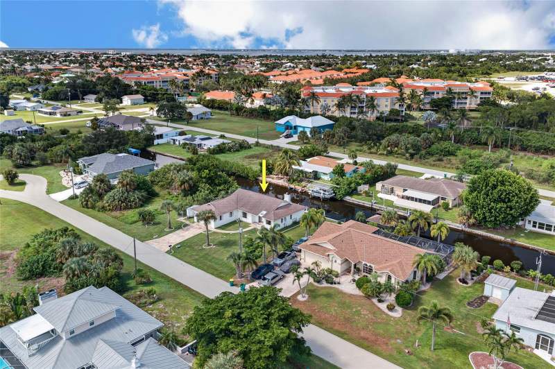 2 bedroom Single Family Residence at 300 Tarpon Way, Charlotte Park, Punta Gorda — photo 3