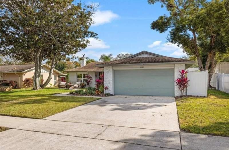 3 bedroom Single Family Residence at 11145 Bella Loma Drive, Del Prado Imperial, Largo — photo 2