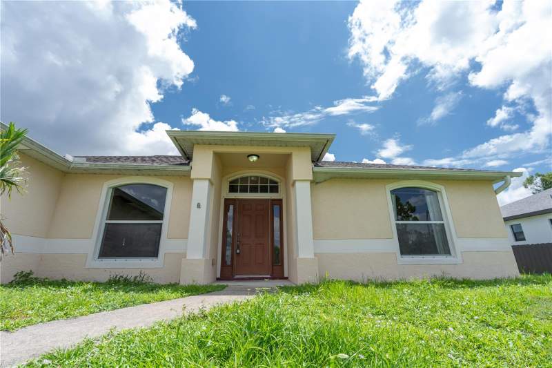 3 bedroom Single Family Residence at 4129 NE 19th Place, Cape Coral, Cape Coral — photo 2