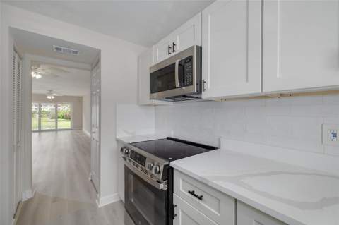 4550 Overlook Drive #155, St Petersburg FL - photo 15 of 46