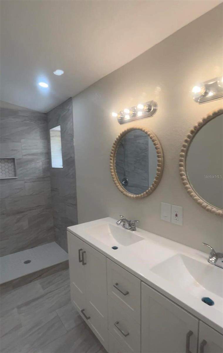 4 bedroom Single Family Residence at 4402 N 72nd Street, Pardeau Shores, Tampa — photo 3