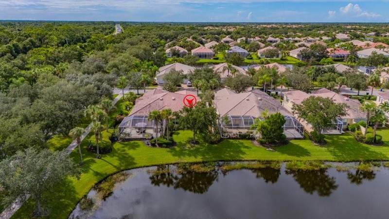 2 bedroom Villa at 5868 Helicon Place, Villagewalk, Sarasota — photo 2