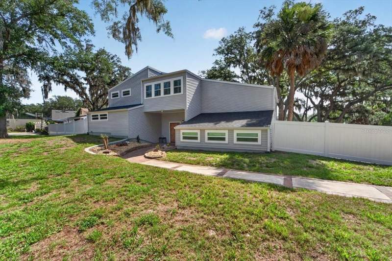 3 bedroom Single Family Residence at 11302 Sandpine Road, Shadow Run Unit 1, Riverview — photo 4