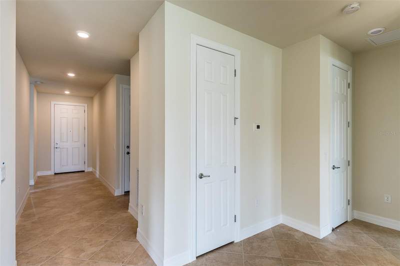 3 bedroom Single Family Residence at 2558 Sherman Oak Drive, Cedar Grove Ph 1B, North Port — photo 3