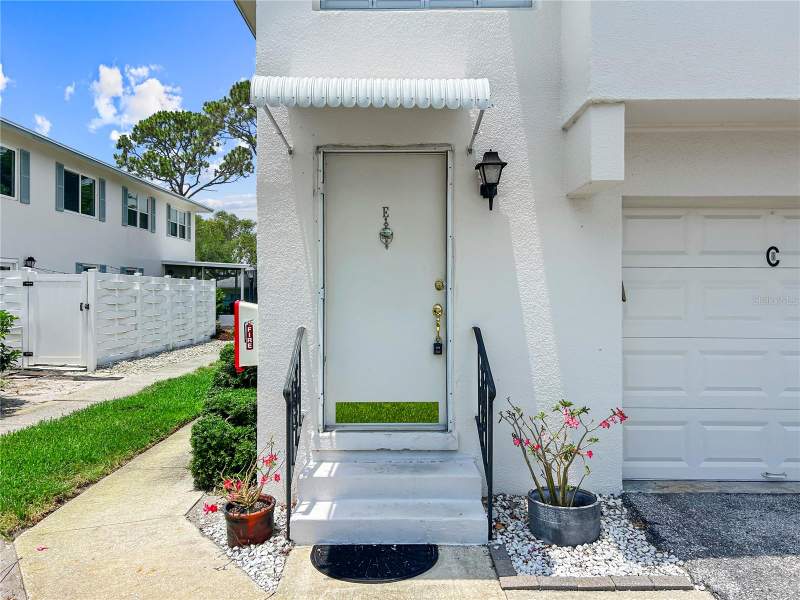 1 bedroom Condominium at 3265 40th Way #E, West Shore Village One, St Petersburg — photo 2