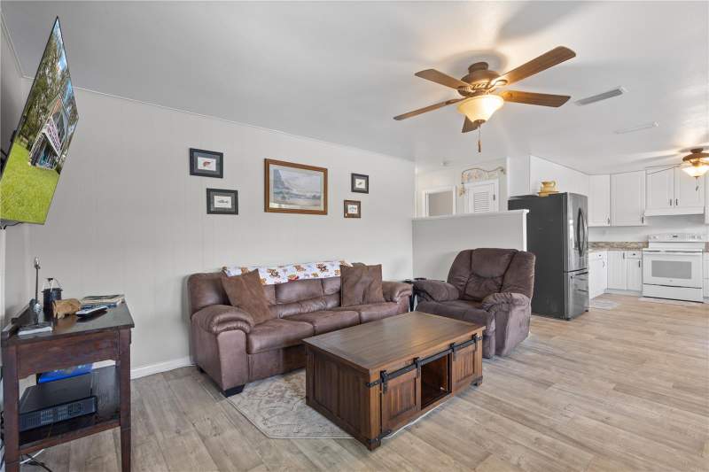 2 bedroom Single Family Residence at 473 SE 964 Street, Old Town, Old Town — photo 3