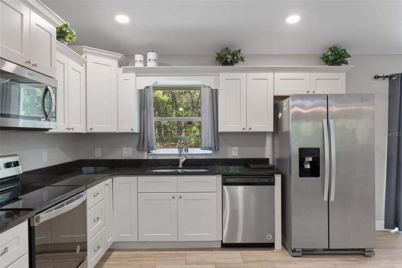 3 bedroom Single Family Residence at 1619 W Lamplighter Street, Citrus Springs Unit 8, Dunnellon — photo 4