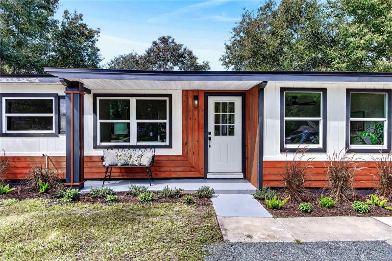 5 bedroom Single Family Residence at 2426 S Laurel Avenue, Becks Add, Sanford — photo 2