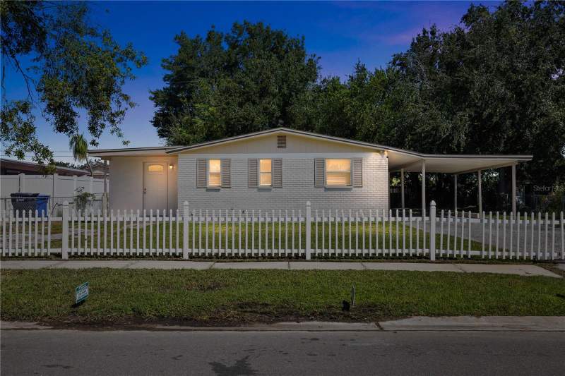4 bedroom Single Family Residence at 4535 W Hanna Avenue, West Park Estate Unit 4, Tampa — photo 2