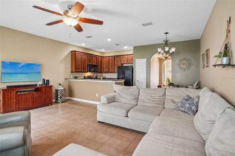 1329 Heritage Commons Drive, Winter Springs FL - photo 10 of 40