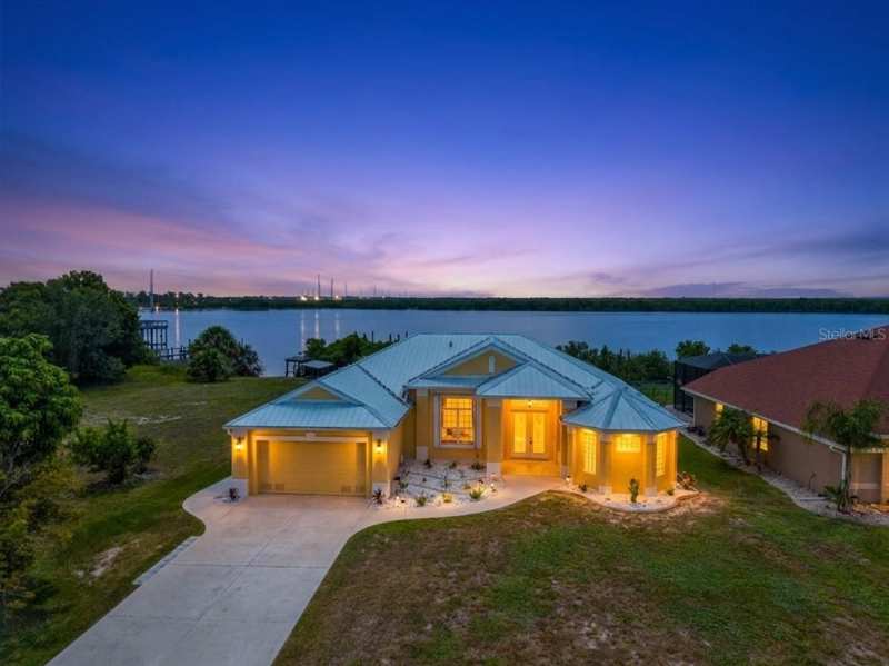 3 bedroom Single Family Residence at 2212 Harbour Drive, Hrbr Heights, Punta Gorda — photo 1